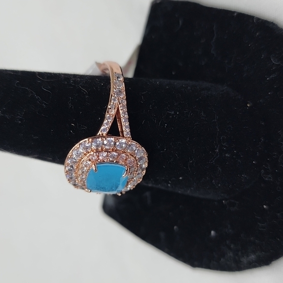 πNWT AQUA BLUE QUARTZ RINGπ - Picture 7 of 12